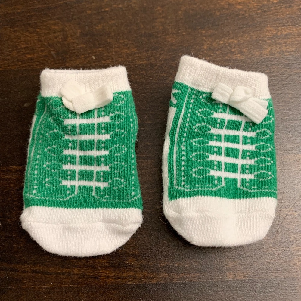 **FREE w/any purchase! Green Socks